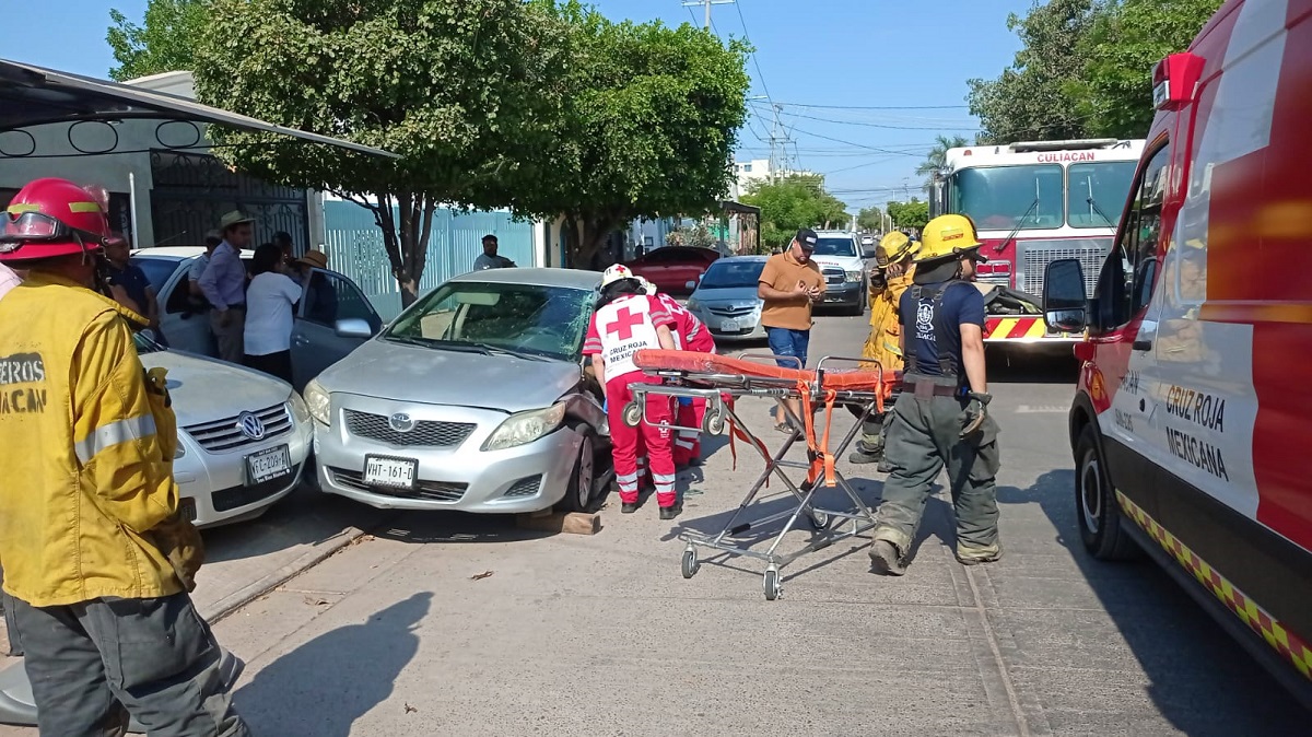Aparatoso choque al norte de Culiacán deja un lesionado