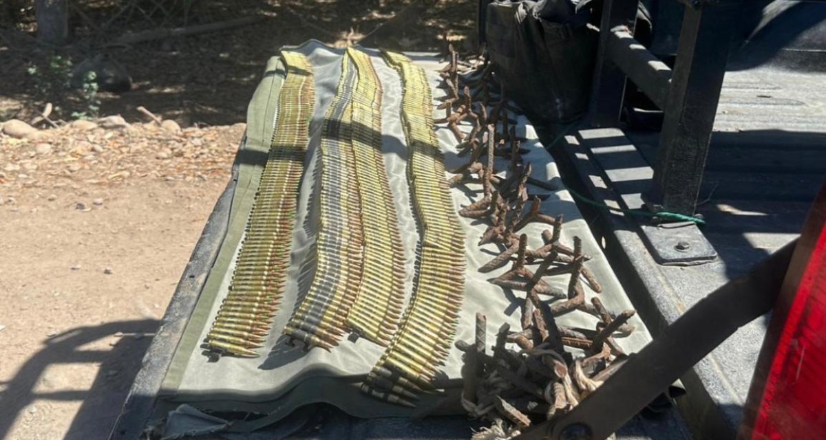 Aseguran cintas eslabonadas con cientos de cartuchos y ponchallantas en Culiacán