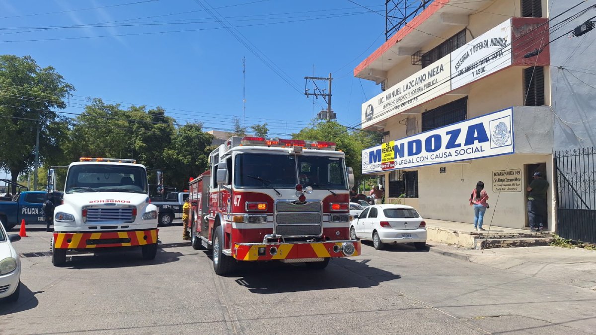 Cortocircuito en despacho, en Culiacán, provoca movilización de cuerpos de emergencia