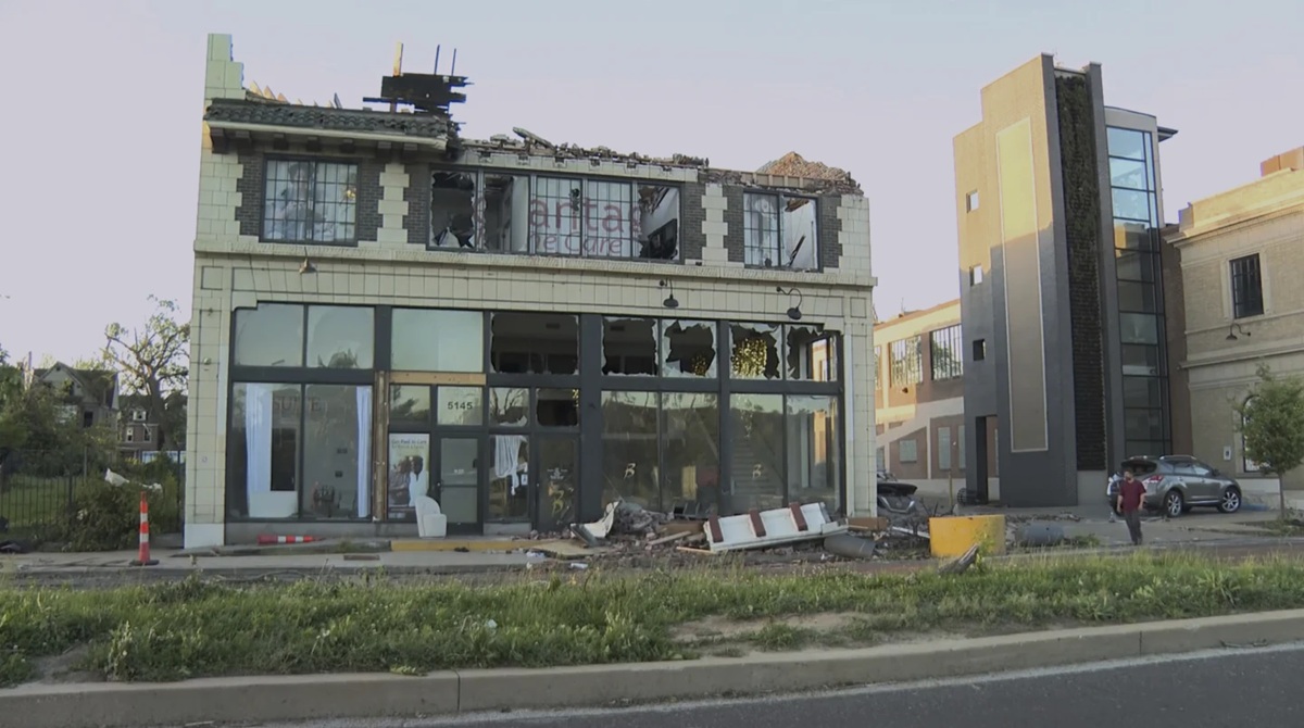 Más de 20 muertos y devastación deja serie de tornados en Estados Unidos (fotos)