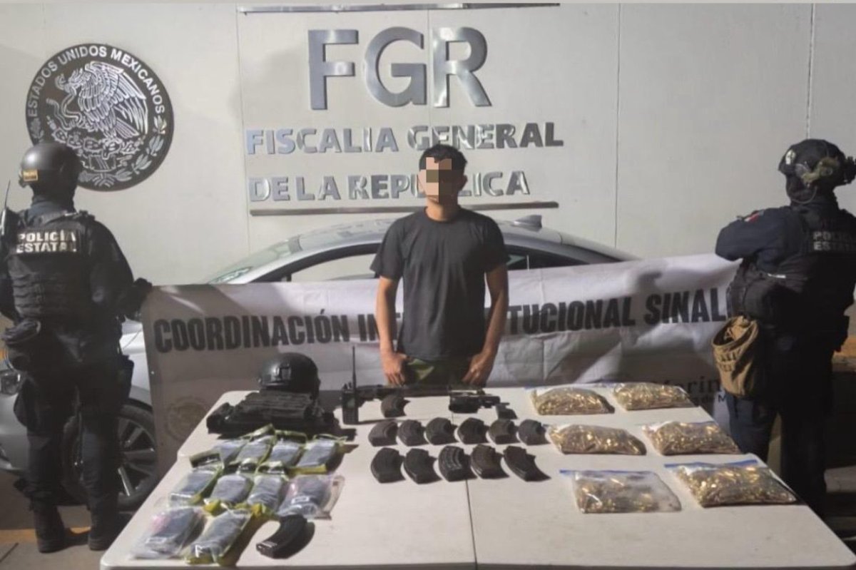 Un hombre fue detenido en posesión de armamento y un equipo robado en Culiacán