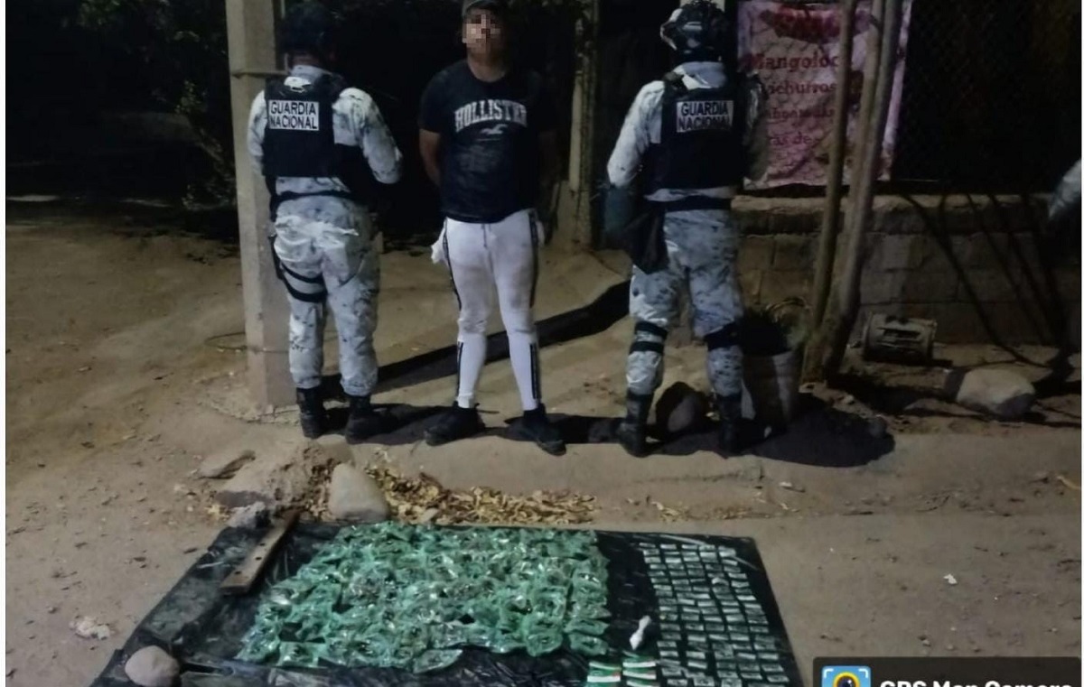 ¡Traía un vehículo robado y droga! Detienen a sujeto al norte de Culiacán