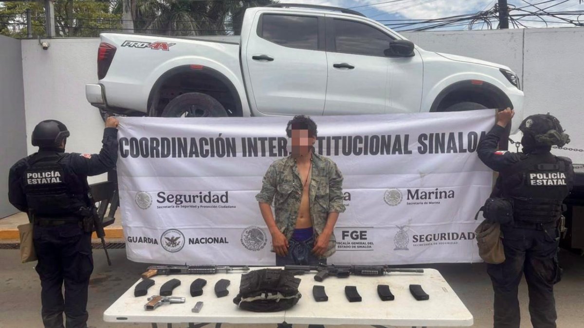 Detienen a civil con armas y camioneta robada en Villa Juárez, Navolato; otro huyó