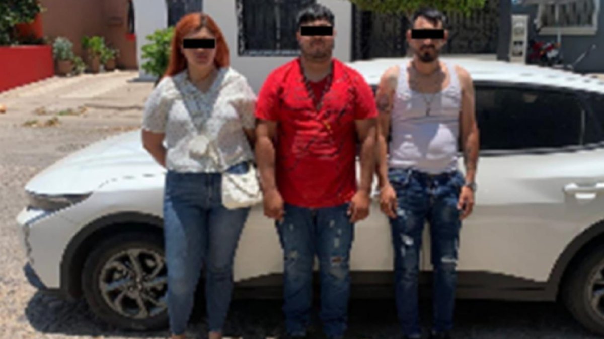 Detienen a tres personas y aseguran droga y vehículos robados en Mazatlán