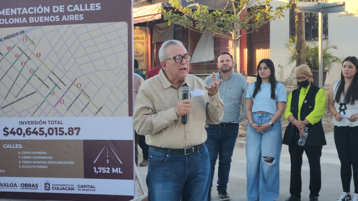 Rocha Moya y Gámez Mendívil entregan 5 calles pavimentadas en la colonia Buenos Aires, en Culiacán