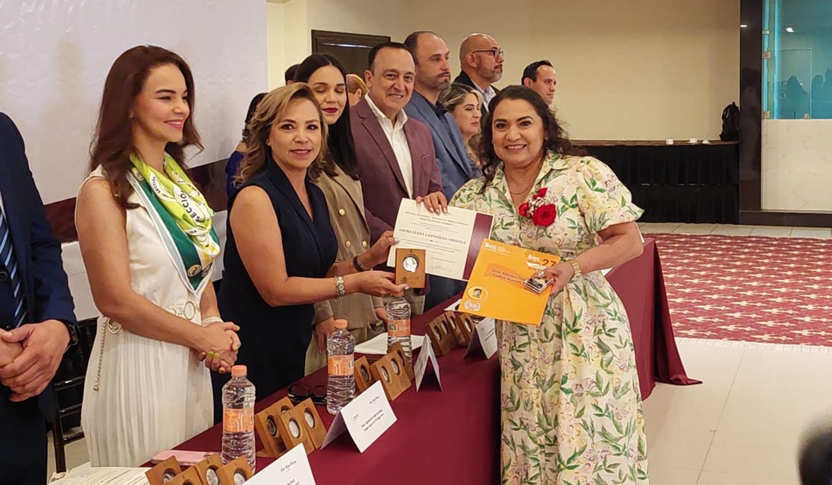 Otorga SEPyC medalla Rafael Ramírez a 41 docentes en Ahome por 28 y 30 años de servicio