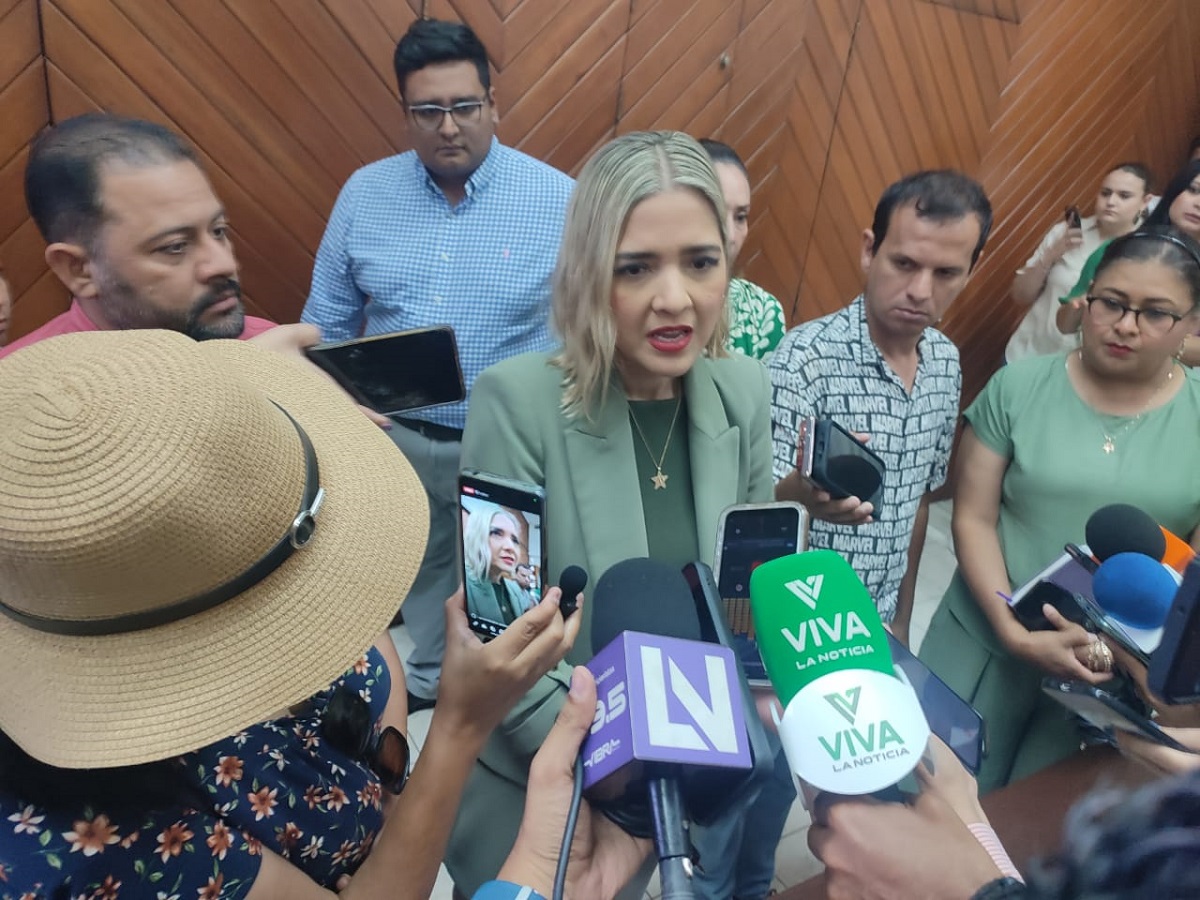Lamenta Estrella Palacios asesinato de dos policías en Mazatlán; apoyarán a elementos heridos