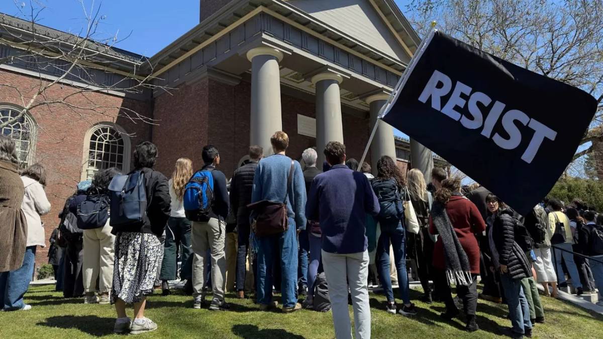 Trump anuncia que Harvard dejará de estar exenta de impuestos