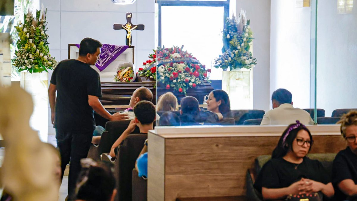 “Basta de violencia, exigimos justicia”: Familiares y amigos despiden a la activista Mary Patiño