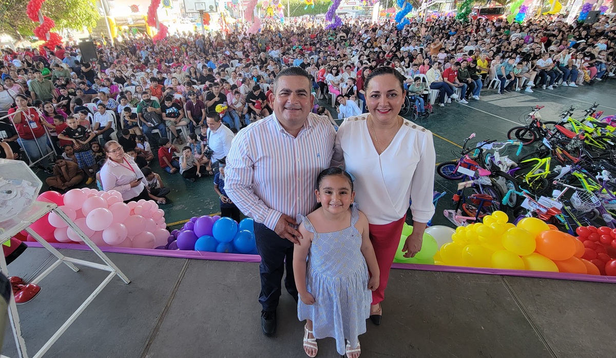Gran éxito el festejo del Día de la Niña y del Niño en Navolato