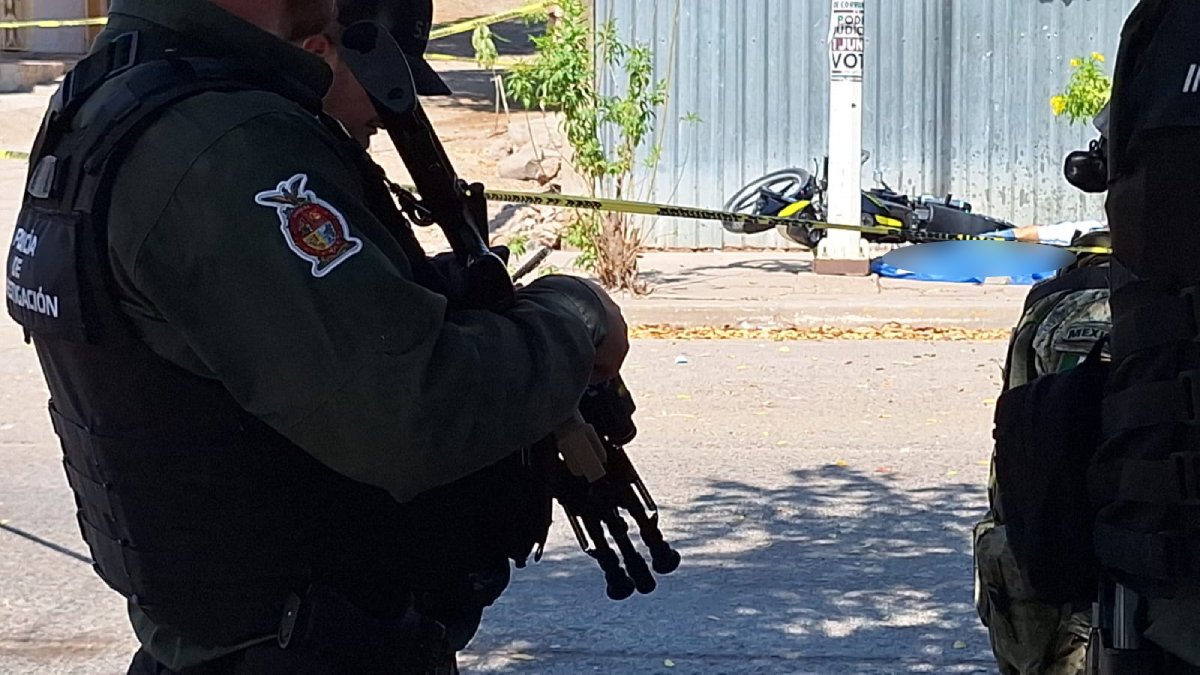 ¡Iba en una moto! Ejecutan a un hombre al oriente de Culiacán