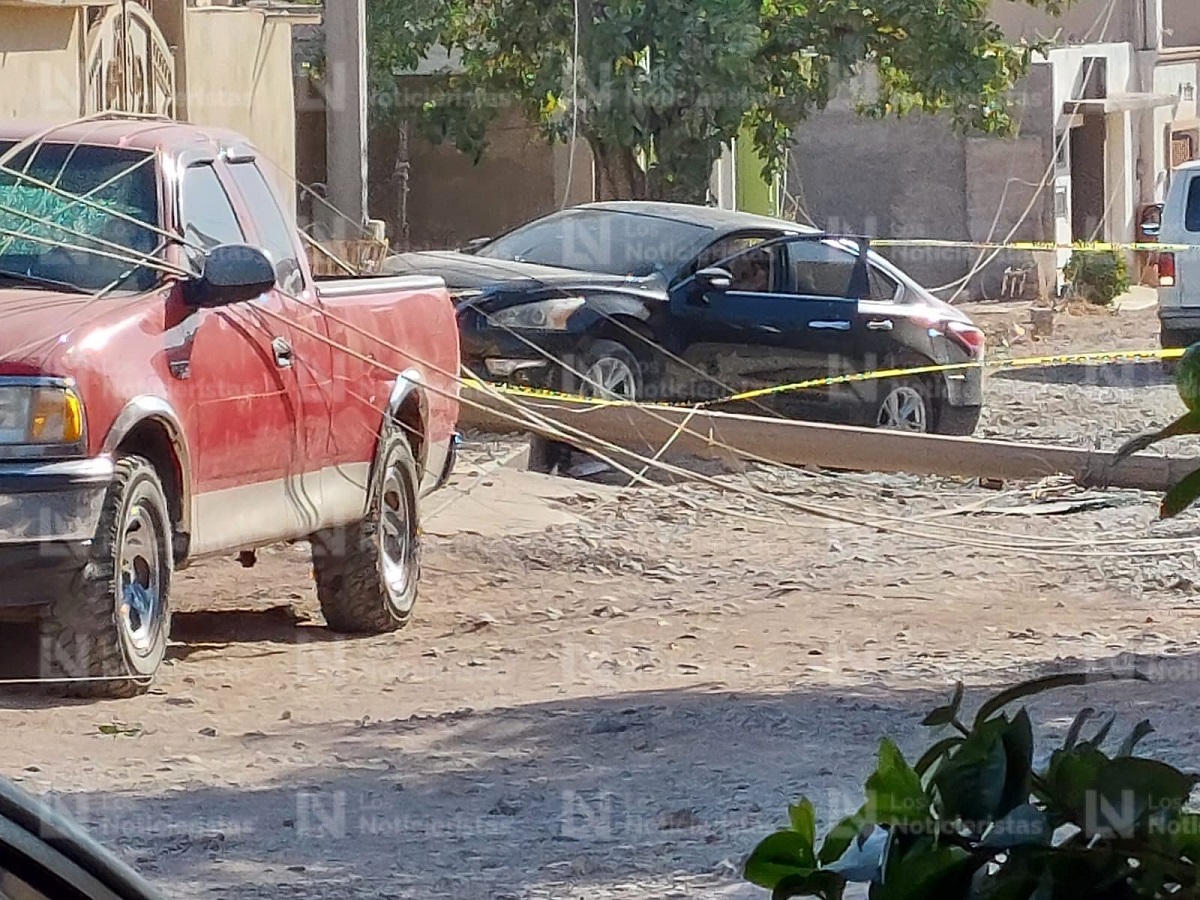 Localizan a un hombre ejecutado dentro de auto chocado tras balacera en Guamúchil