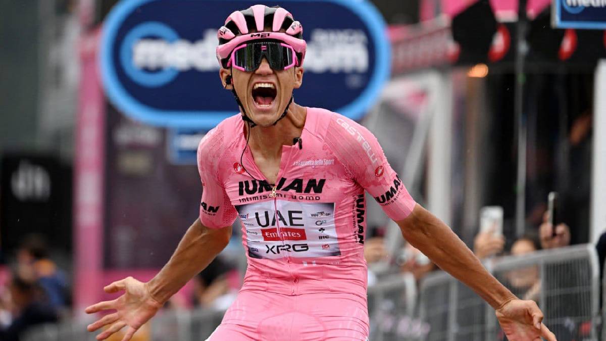 Victoria para Isaac del Toro y sigue liderando el Giro de Italia tras 17 etapas