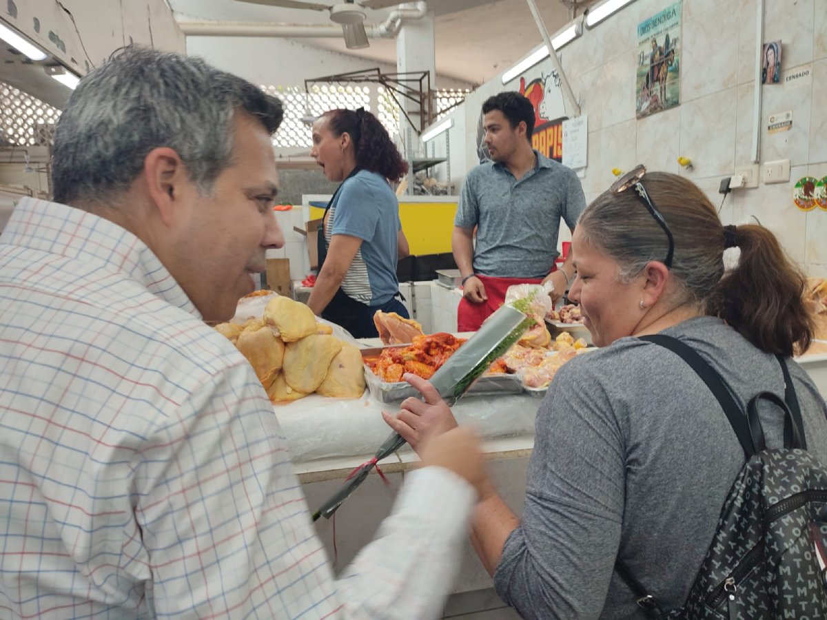 Funcionarios de Ahome se dan baño de pueblo y otros se presentan ante ciudadanos