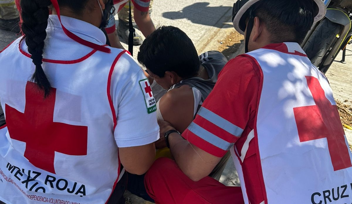 Joven resulta lesionado al derrapar en su motocicleta en Mazatlán