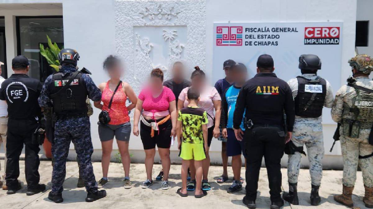 Operativo en Chiapas rescata a siete cubanos víctimas de extorsión, incluido un menor