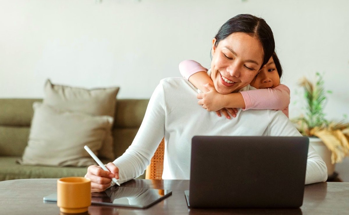Una ovación de pie: Mensajes cortos para celebrar las mamás solteras el 10 de mayo