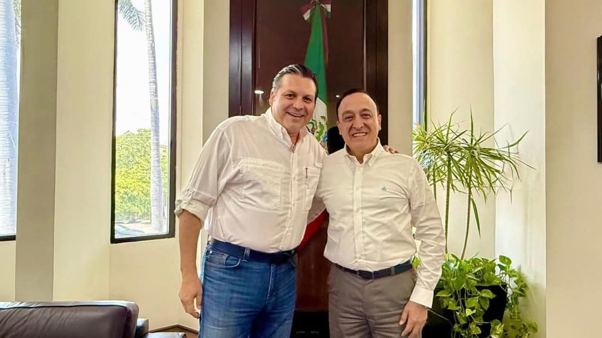 Tras varios años de no visitar el Palacio Municipal de Ahome, Mario Zamora se reúne con Antonio Menéndez
