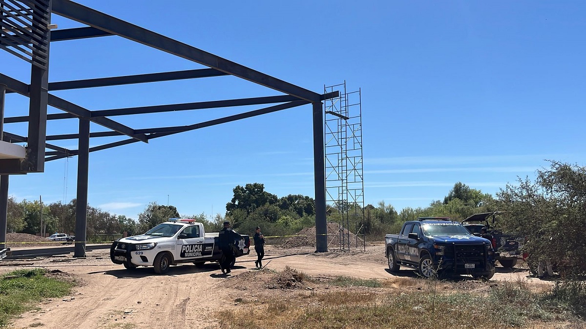 En pleno Día del Trabajo muere un hombre al a caer de una construcción en Guasave