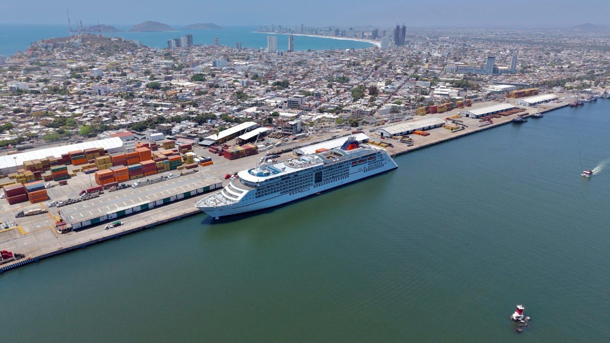 Llega a Mazatlán el primer crucero turístico de mayo: el lujoso MS Europa 2