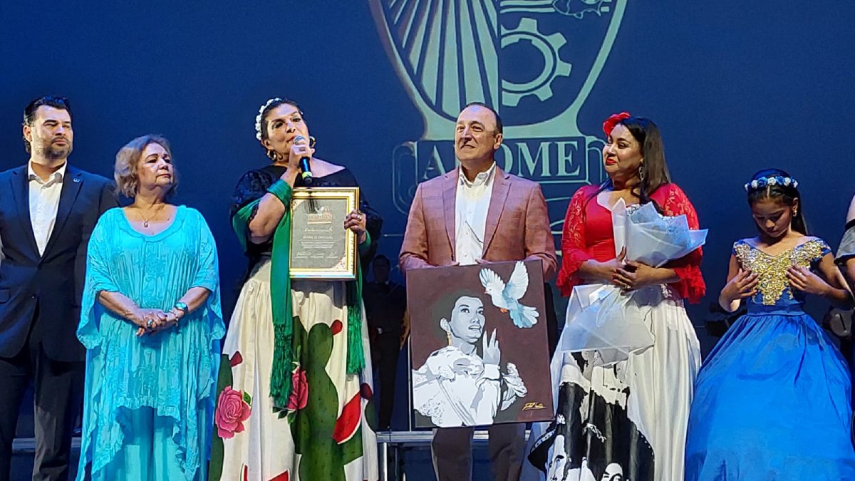 Pilar del Rocío propone crear el premio anual ‘Lola Beltrán’ para impulsar el folclore y la música de mariachi en Ahome