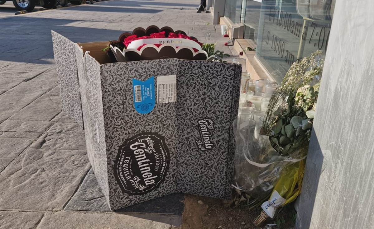 Pidiendo perdón, dejan ramo de rosas afuera del local de Valeria Márquez, tiktoker baleada en pleno ‘live’