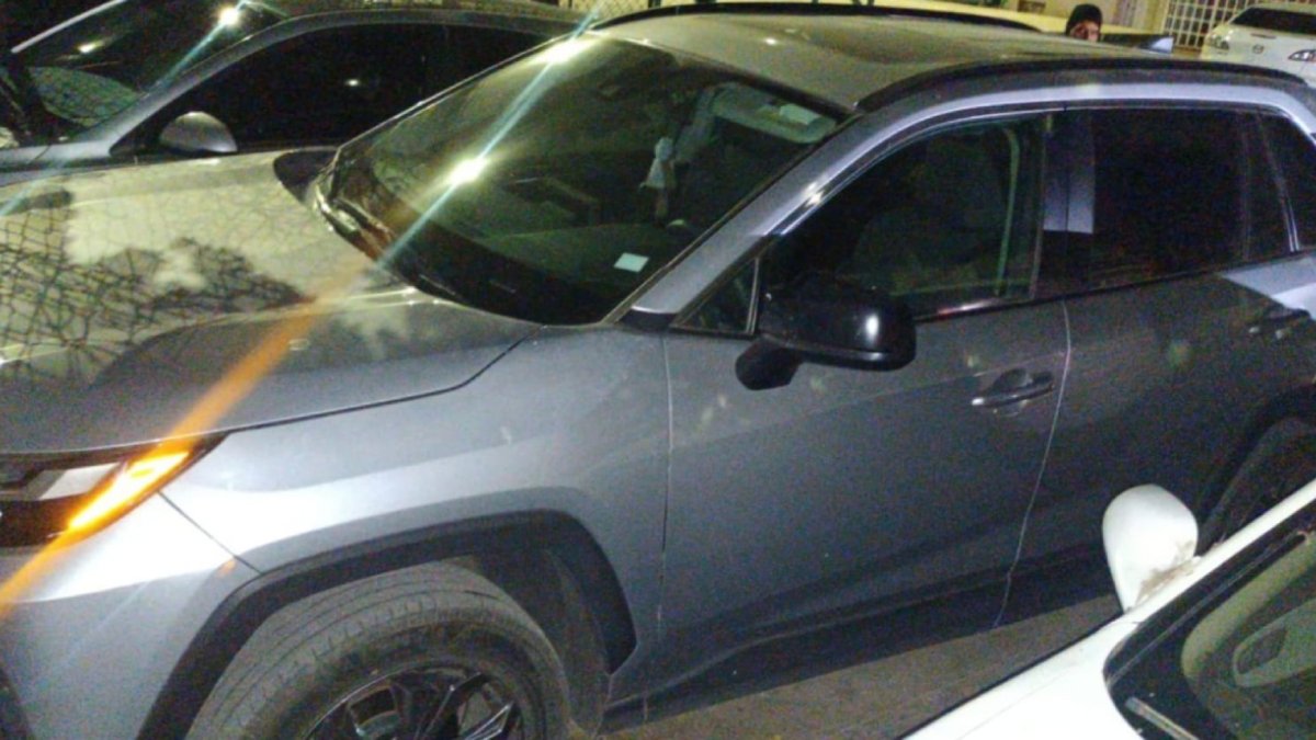 Recuperan en Barrancos un vehículo que momentos antes había sido despojado en Culiacán