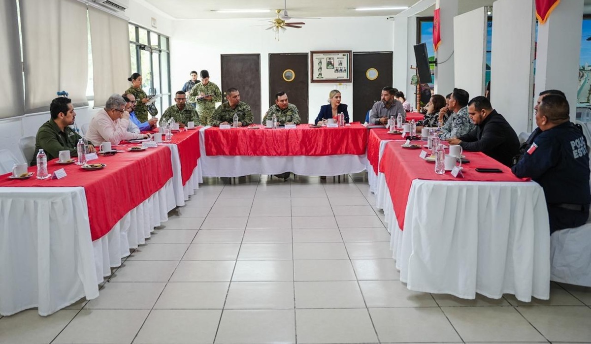 Revisan estrategias de seguridad y prevención en Mazatlán en la Mesa de Construcción de la Paz