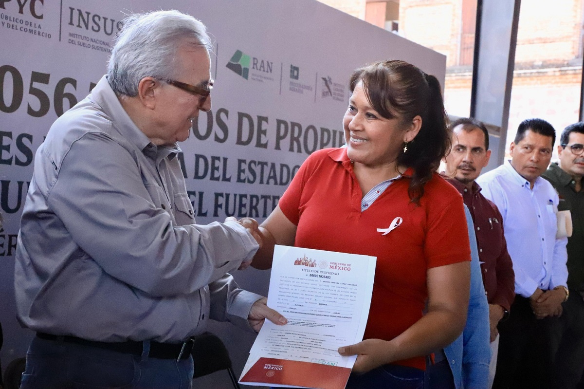 Gobierno de Rocha ha entregado más de 19 mil títulos de propiedad a familias, al fin tienen certeza jurídica patrimonial