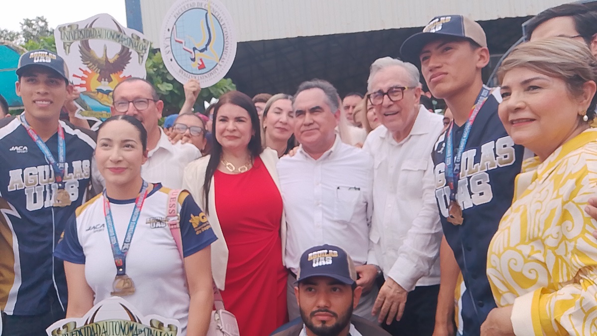 Juntos y con buena relación, así aparecen  Rocha Moya y Jesús Madueña en evento, en Guasave