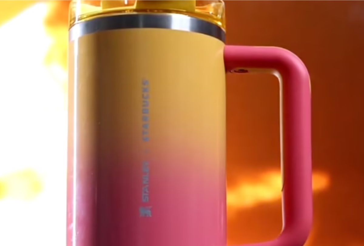 ¡Para tu colección! Starbucks presenta el Stanley bicolor; entérate de los detalles