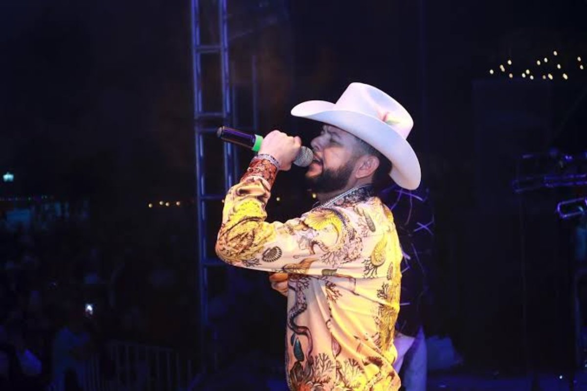 Toño Lizárraga celebrará a las mamás en Mazatlán junto con un show especial: Estrella Palacios