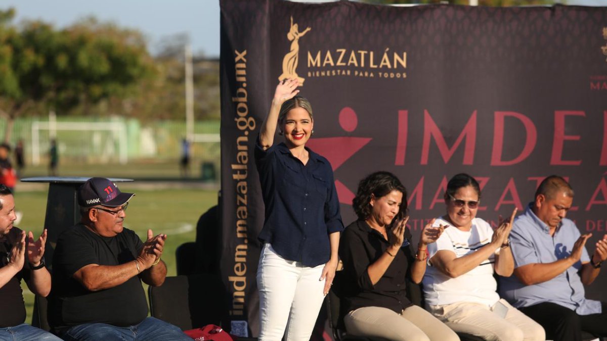 Estrella Palacios inaugura el Torneo Nacional de Futbol “Chupones” en Mazatlán