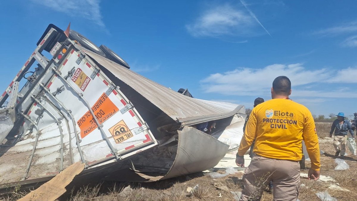 Colisionan dos tráileres en Elota y se reduce autopista Culiacán-Mazatlán a un carril