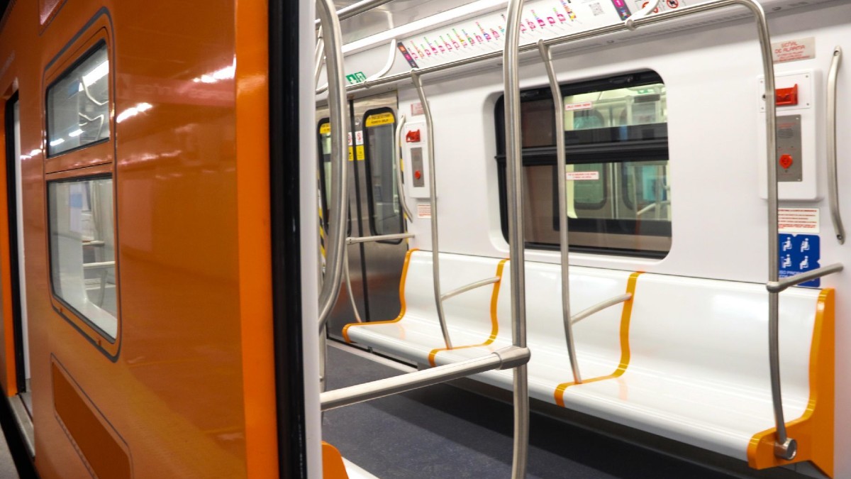 En actos íntimos dentro del Metro de la CDMX, encuentran y detienen a 4 hombres en dos acciones diferentes