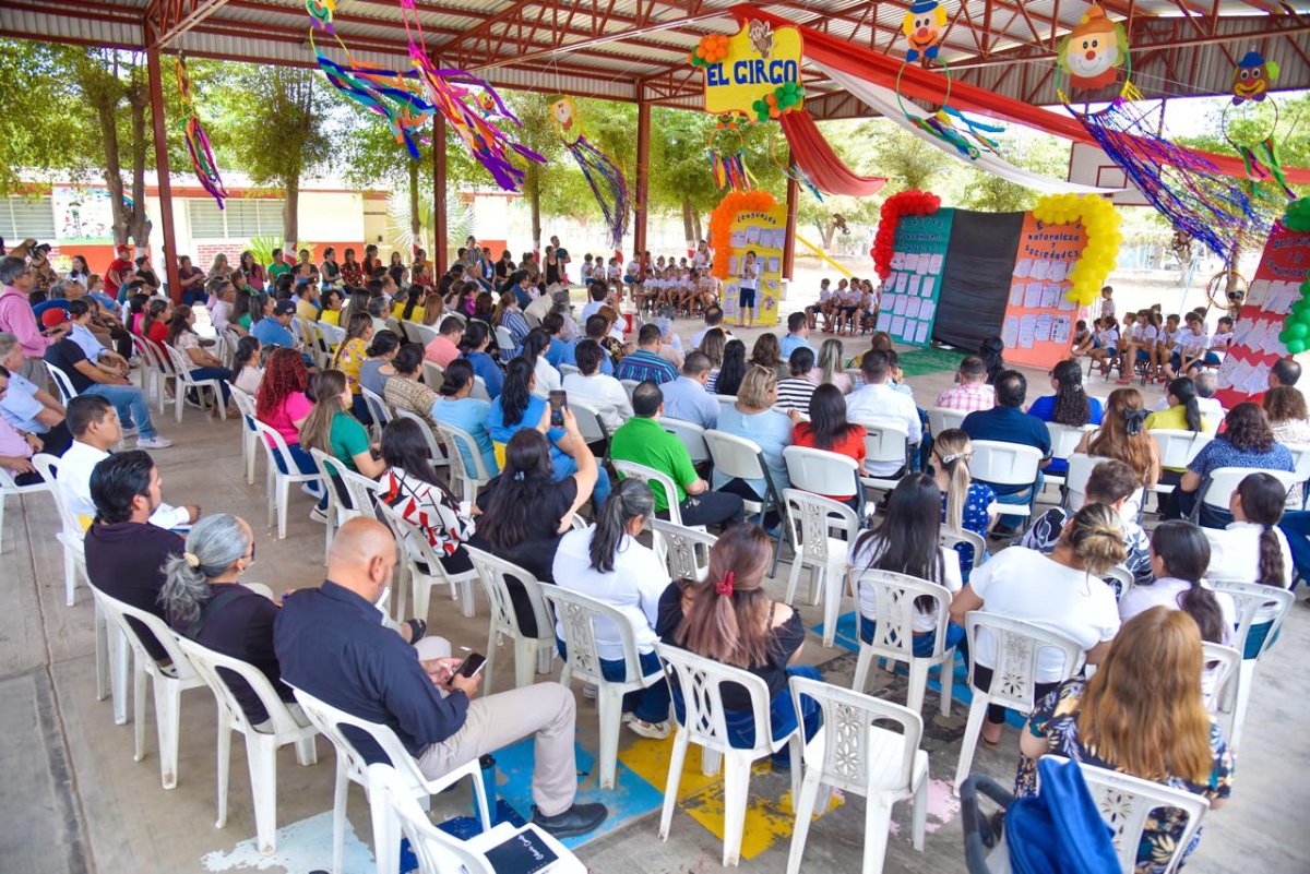 Visita Antonio Menéndez escuela primaria del ejido Cuchilla de Cachoana
