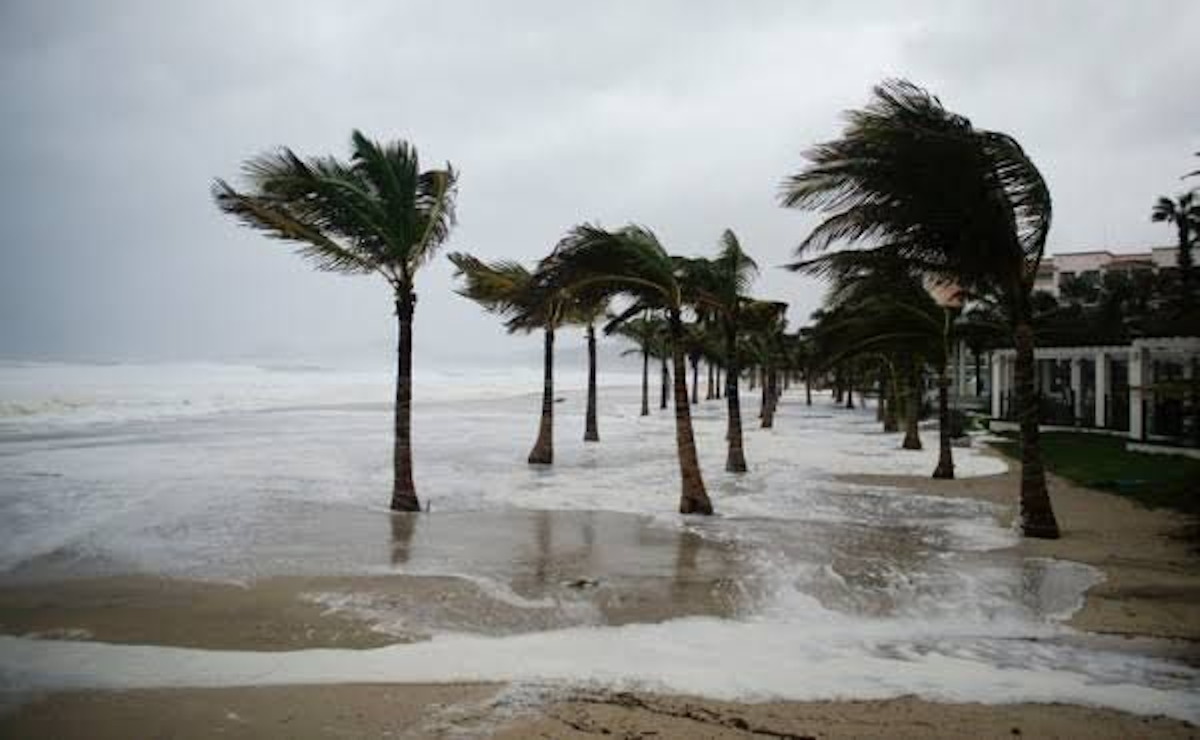 Alerta por dos fenómenos tropicales en el Pacífico