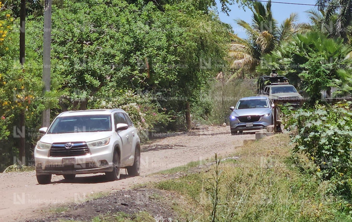 Aseguran dos vehículos con balazos tras operativo en San Pedro, Navolato