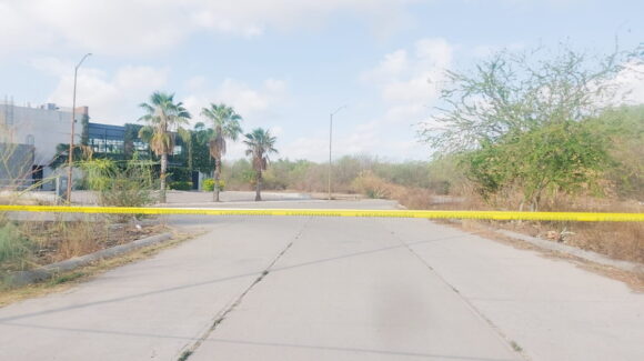 Emplayado y con un mensaje, hallan a hombre ejecutado en la Isla Musala, Culiacán