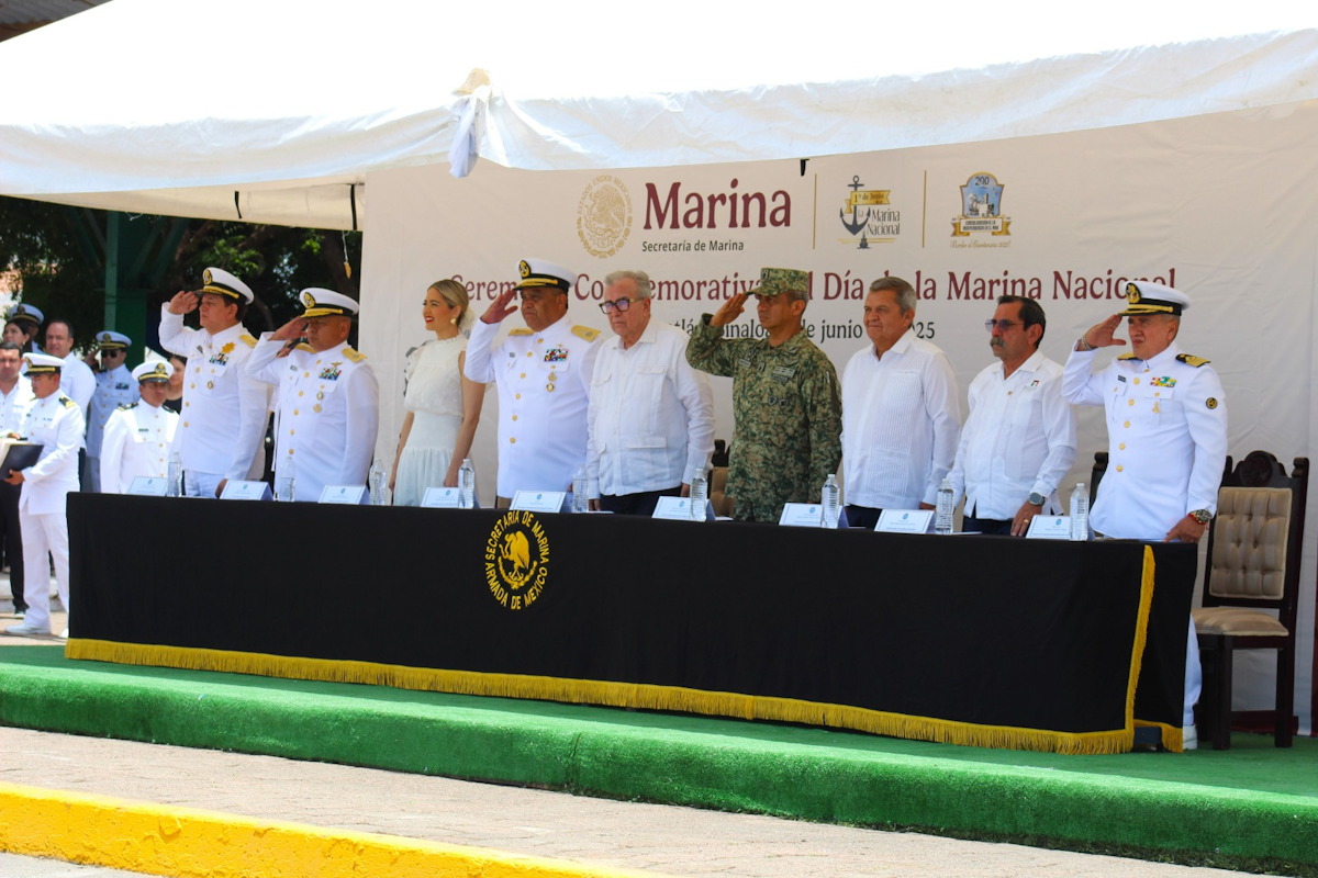 Celebran Día de la Marina en Mazatlán
