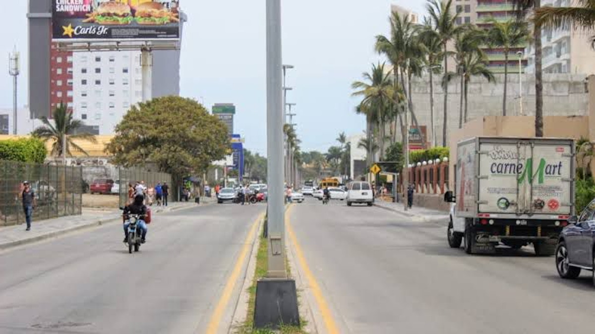 Cierran la Camarón Sábalo en MZT