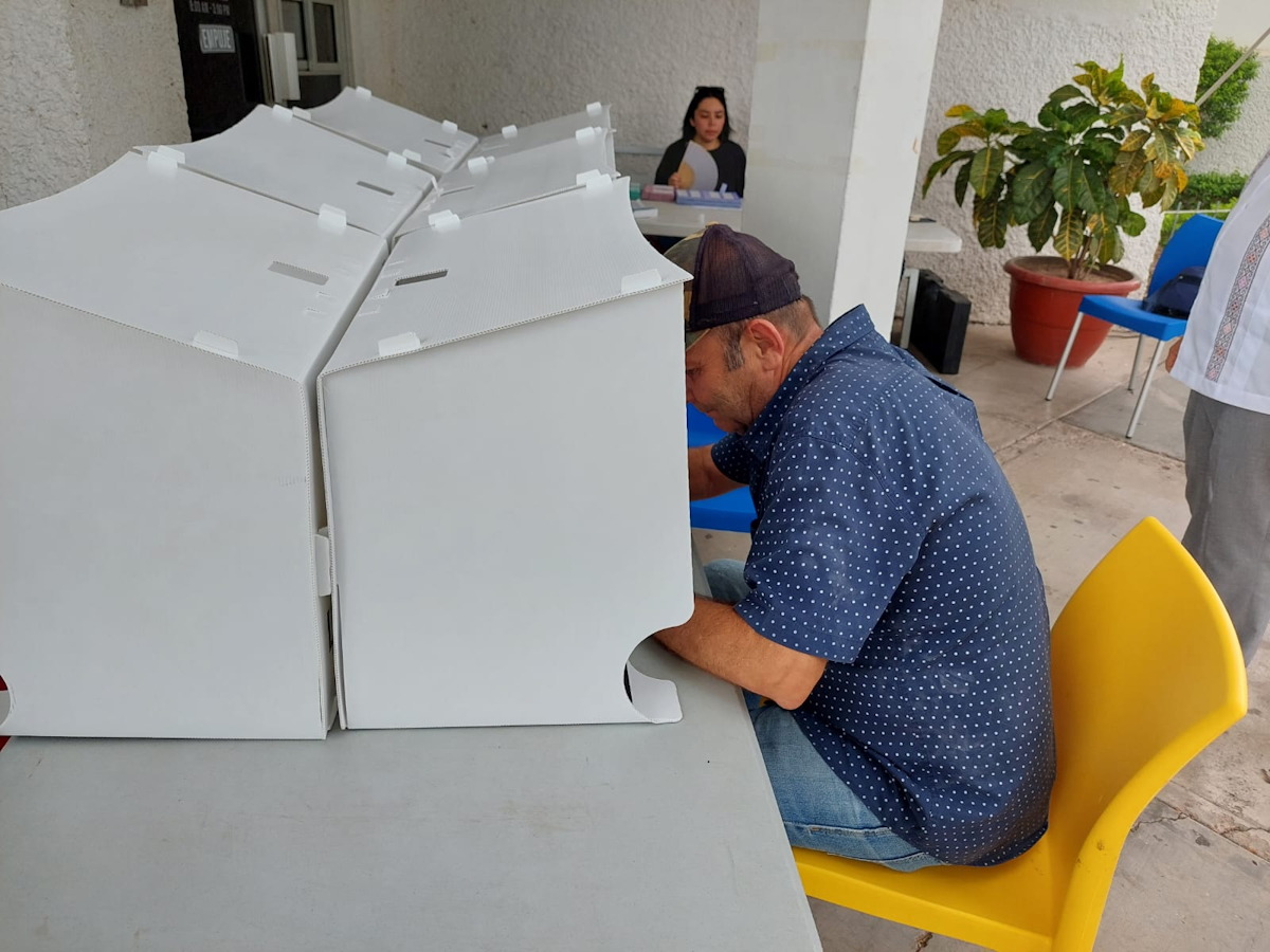 Ciudadanos cumplen como votantes y funcionarios en primeras elecciones inéditas en Salvador Alvarado