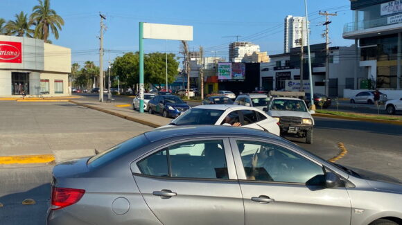 Locatarios de la Gran Plaza Mazatlán solicitan audiencia con la alcaldesa ante tema de casetas de cobro
