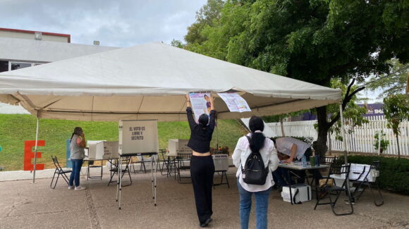 Con minutos de retraso instalan la casilla de SEPyC en el distrito electoral 5, en Culiacán