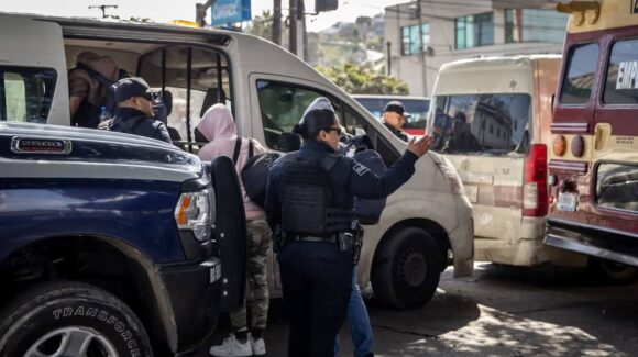 ICE irrumpe en la discoteca Álamo, en Carolina del Sur y detiene a 66 inmigrantes indocumentados