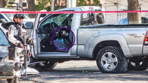 Dos detenidos, cinco vehículos, armas largas y cortas, lo asegurado tras balacera el jueves en Culiacán