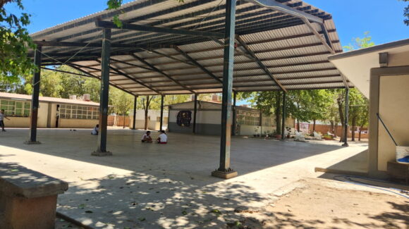 En Sinaloa, reconvierten secundarias en prepa vespertina para que jóvenes continúen sus estudios: SEPyC