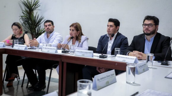 ¡Rinden cuentas! Secretarios de Finanzas y Obras transparentan a diputados avances de obras del crédito autorizado