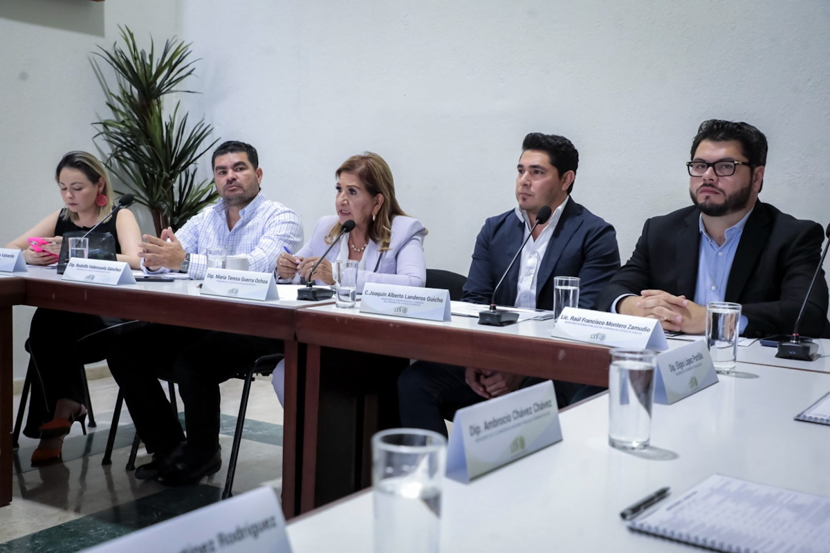 Gobierno de Sinaloa transparenta uso de recursos para obras en los 20 municipios ante diputados