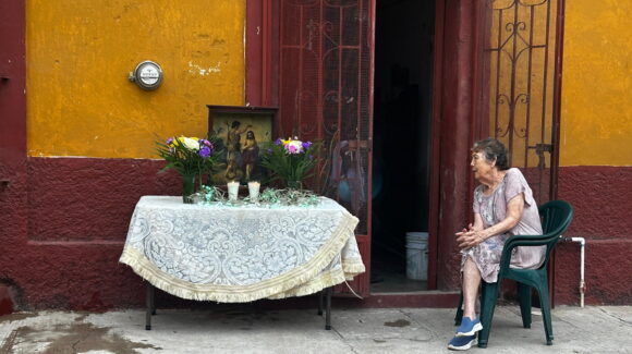 Lleva más de 50 años dedicándole a San Juan Bautista un altar cada 24 de junio en Villa Unión